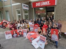 vor Beginn der Plakatierung vor Beginn der Plakatierung