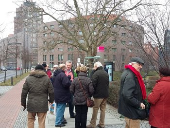 Einweihung Plakat für Gruppe Mannhart in Tegel