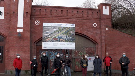 Gruppenbild am Bahnhof