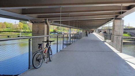 Die neue Brücke ist aktuell das Highlight am Stuttgarter Neckar